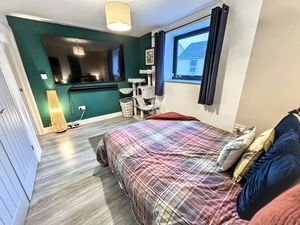 Bedroom- click for photo gallery